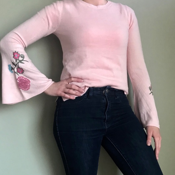 Sweaters - 4/$10🌻 Blush Bell Sleeve
